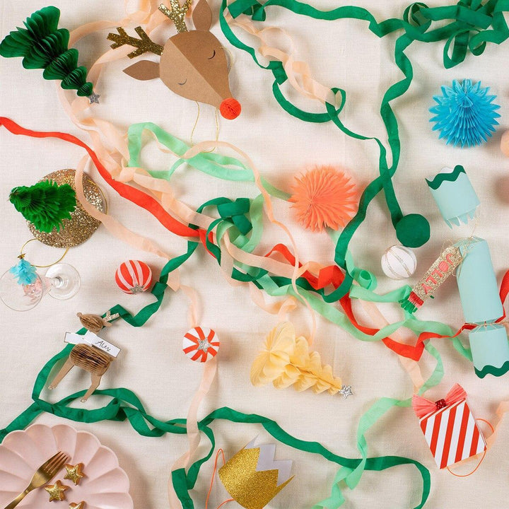 Christmas tableware with surprise balls