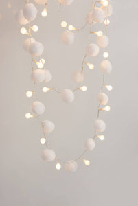 Pom pom Light Chain, White