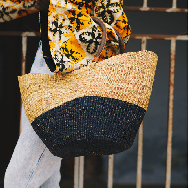 Black & White U-Shopper